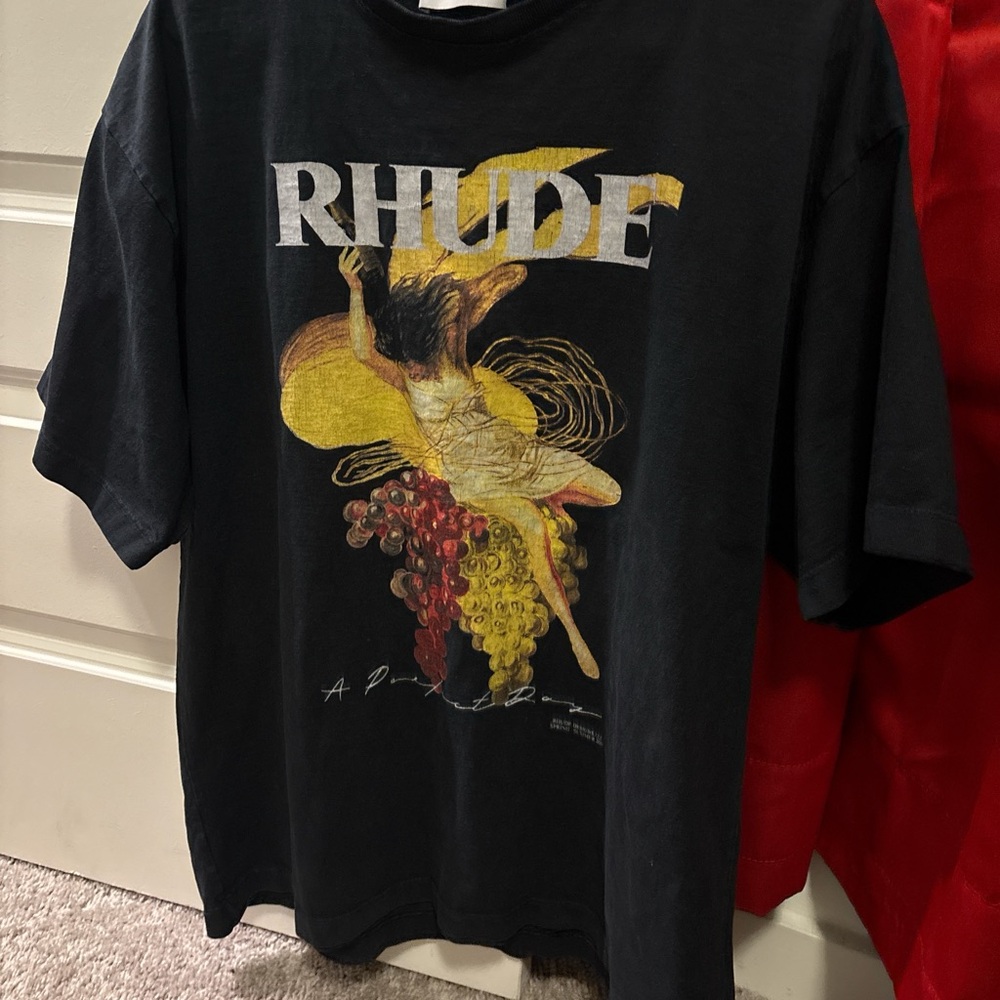 Rhude Black and Yellow Short Sleeve Tee with Artistic Rooster Design